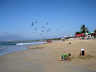 Beach at Barra de Potos&iacute;